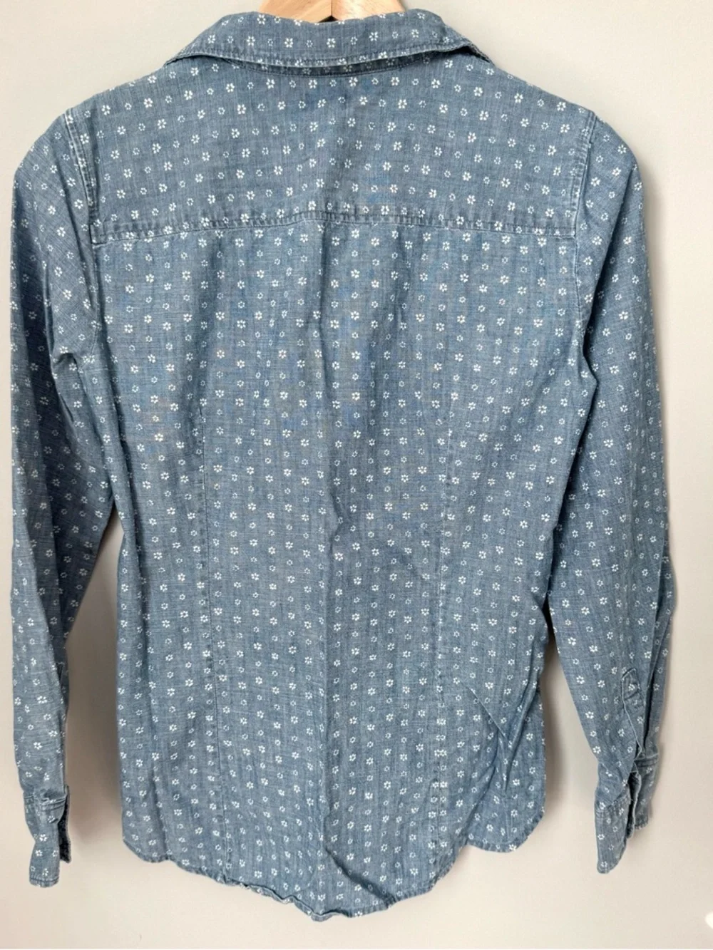 J. Crew Women's Light Blue Printed Classic Chambray Button-Up Shirt